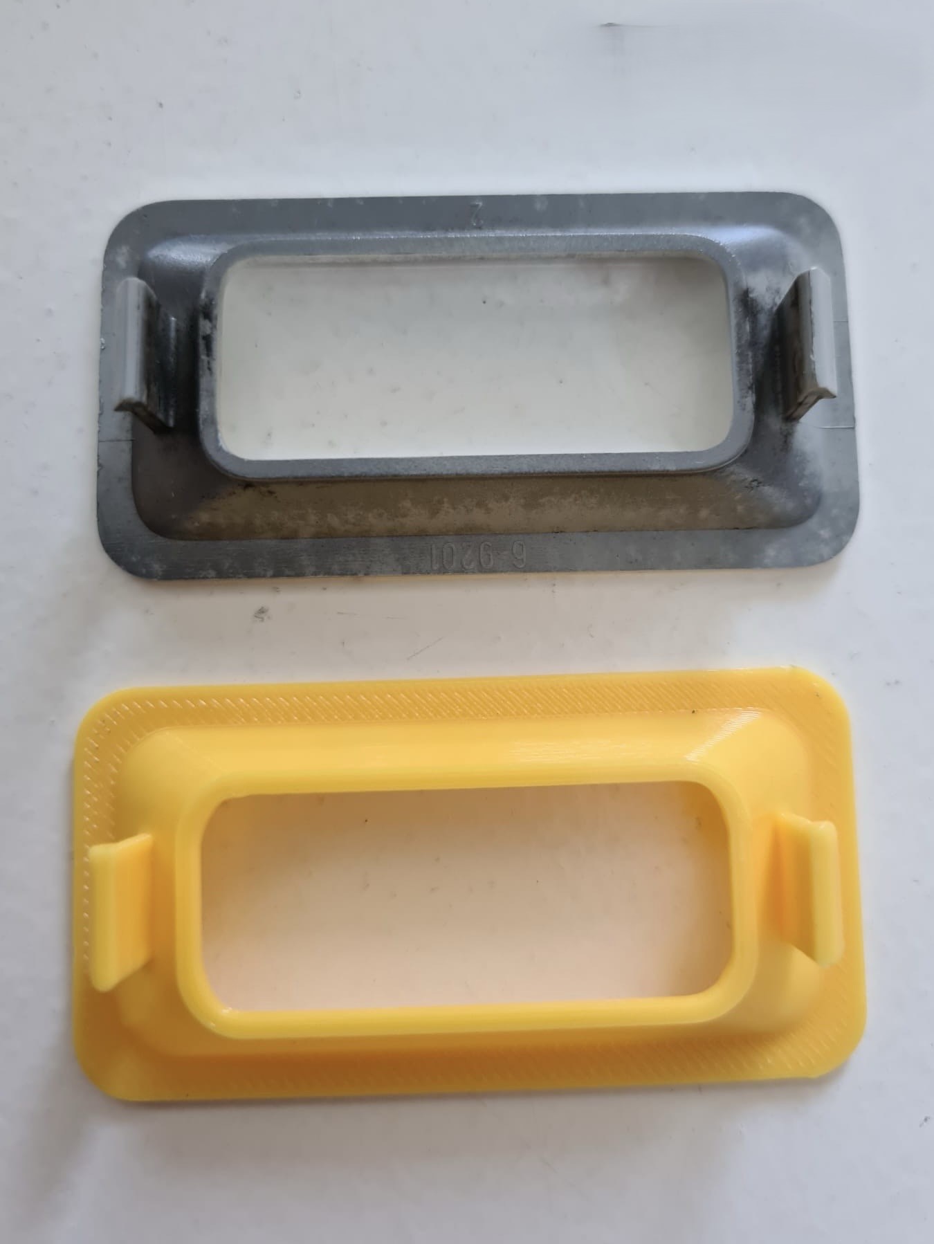 Onderaanzicht Opel Manta portier onderdeel